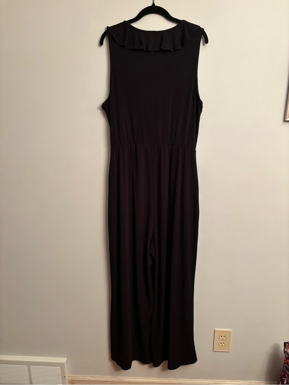 ModCloth Sleeveless Ruffle V-Neck Jumpsuit - Picture 7 of 8